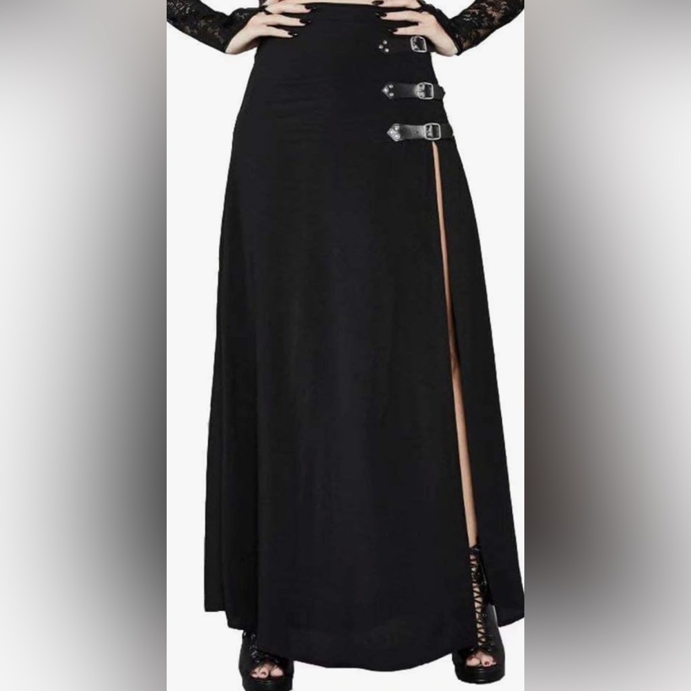 Elegant Black Buckle Detail Skirt